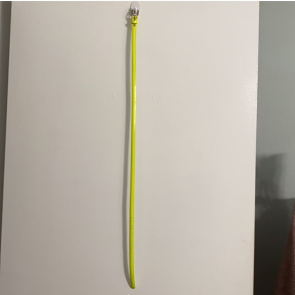 2 Skinny Belts Red & Yellow Size M/L - Picture 7 of 10